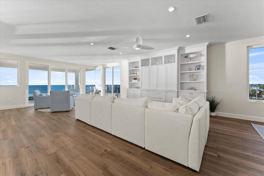 На продажу: $4,100,000 (4 спален, 3 ванн, 3667 Квадратных фут)