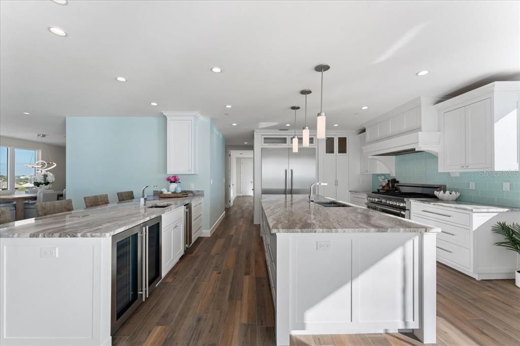 На продажу: $4,100,000 (4 спален, 3 ванн, 3667 Квадратных фут)