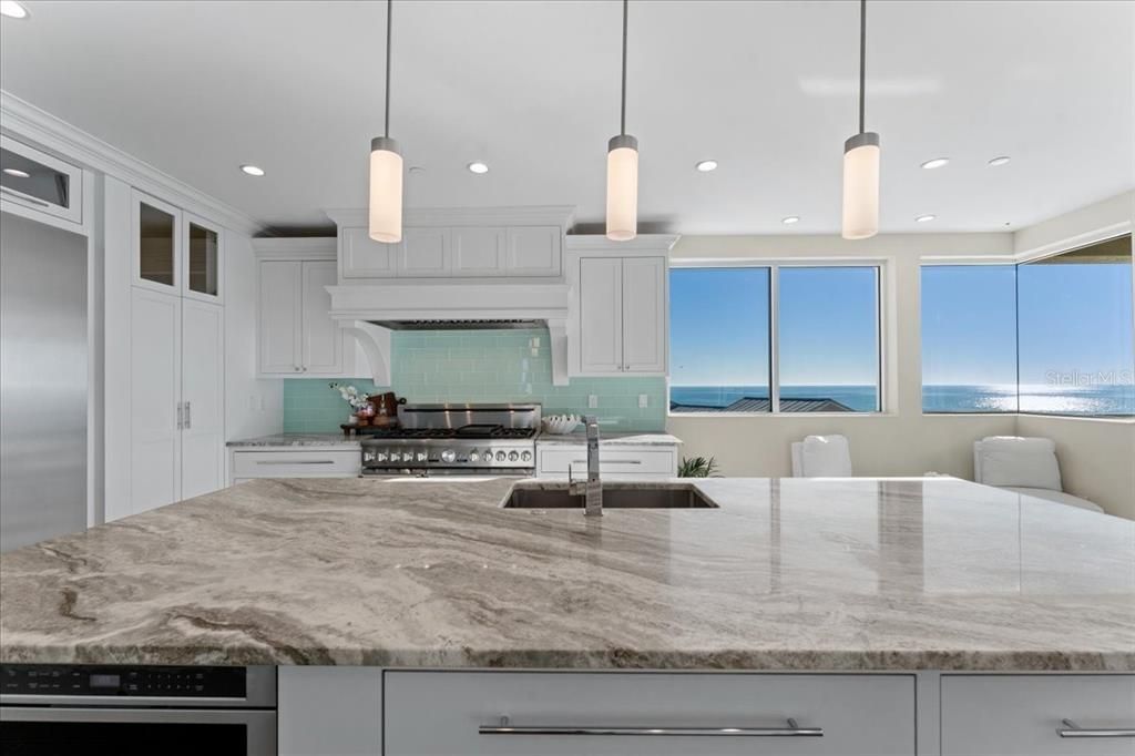 На продажу: $4,100,000 (4 спален, 3 ванн, 3667 Квадратных фут)