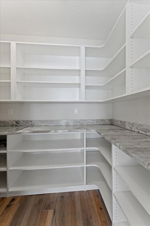 На продажу: $4,100,000 (4 спален, 3 ванн, 3667 Квадратных фут)