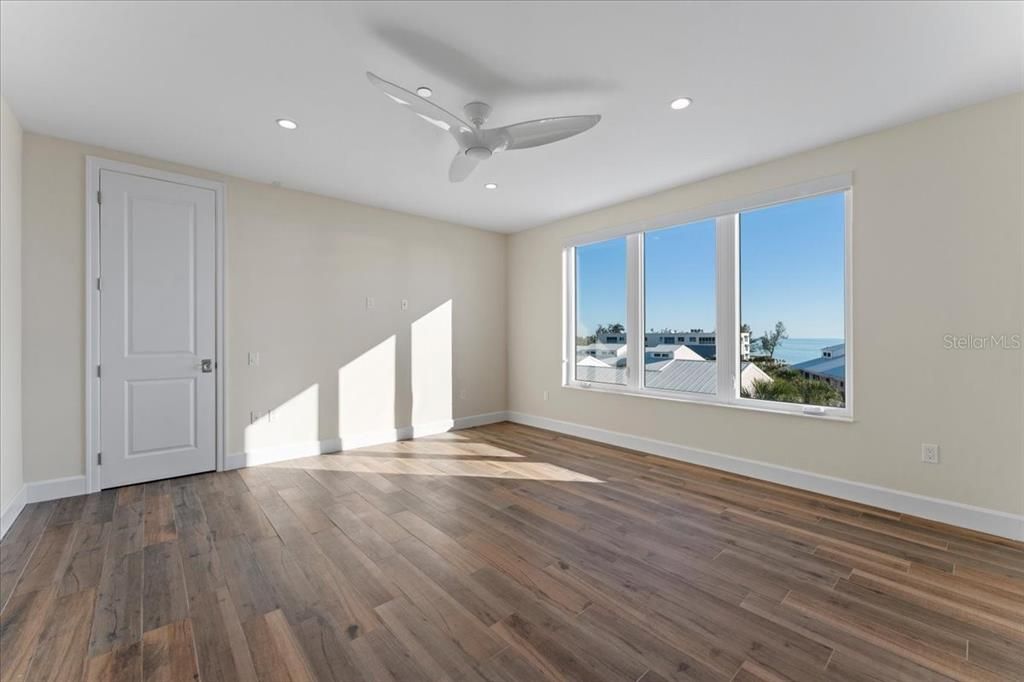 На продажу: $4,100,000 (4 спален, 3 ванн, 3667 Квадратных фут)