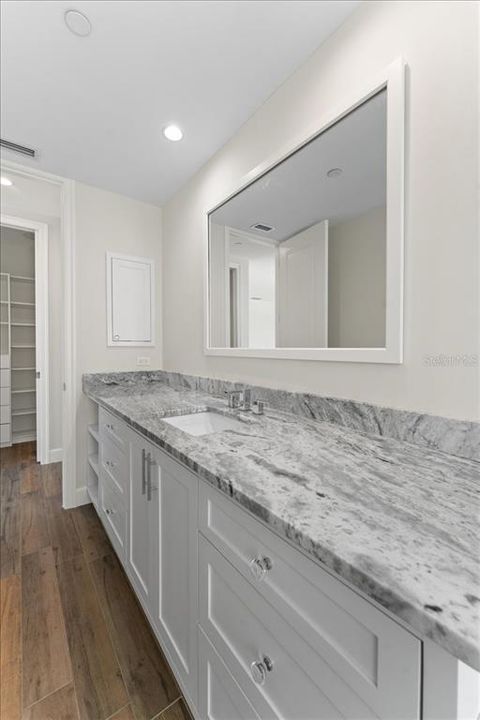 На продажу: $4,100,000 (4 спален, 3 ванн, 3667 Квадратных фут)