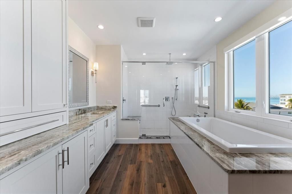 На продажу: $4,100,000 (4 спален, 3 ванн, 3667 Квадратных фут)