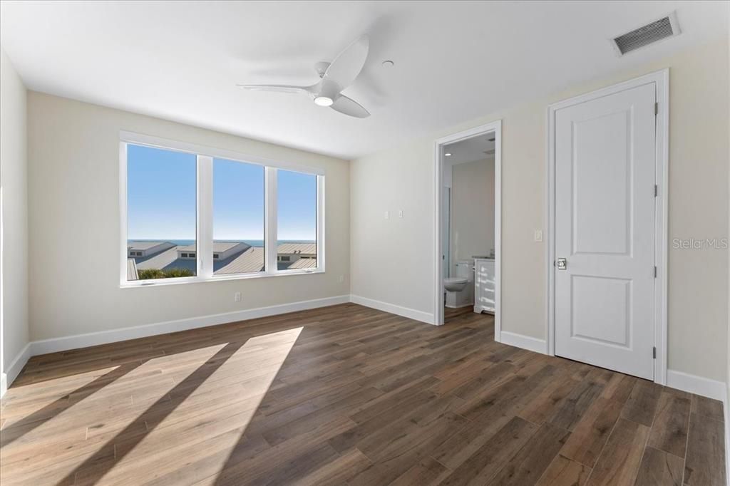 На продажу: $4,100,000 (4 спален, 3 ванн, 3667 Квадратных фут)