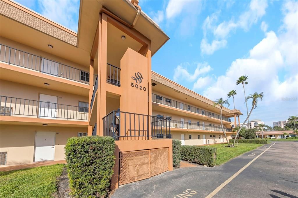 Activo con contrato: $124,900 (1 camas, 1 baños, 738 Pies cuadrados)