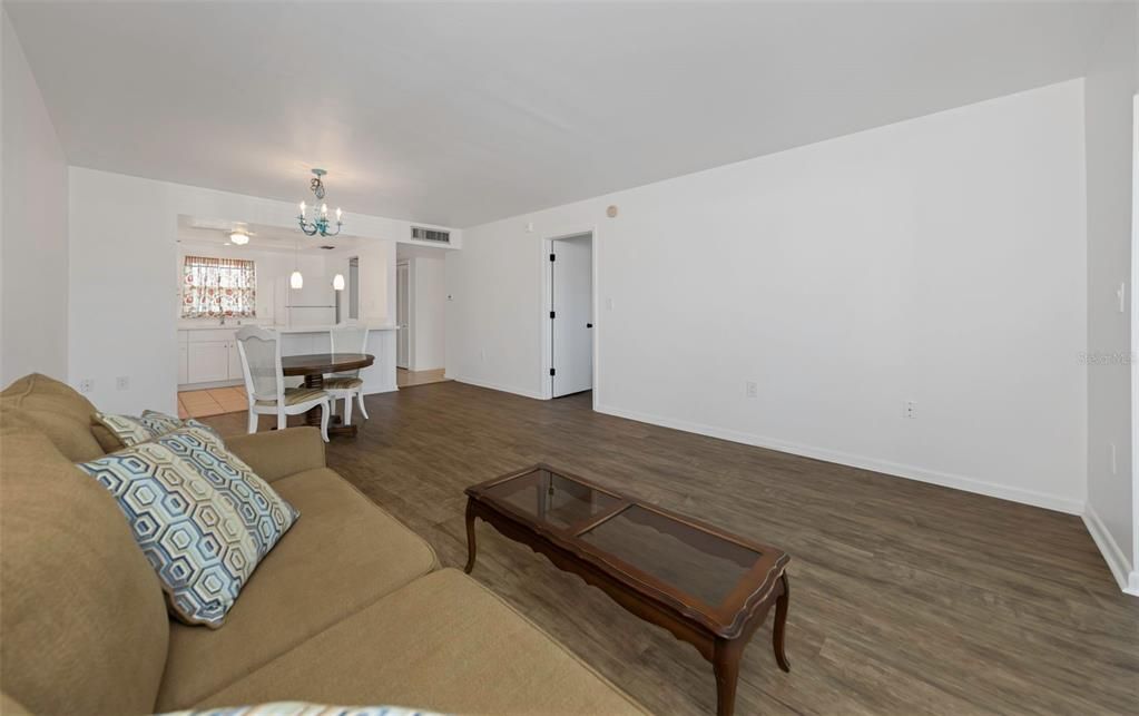 Activo con contrato: $124,900 (1 camas, 1 baños, 738 Pies cuadrados)
