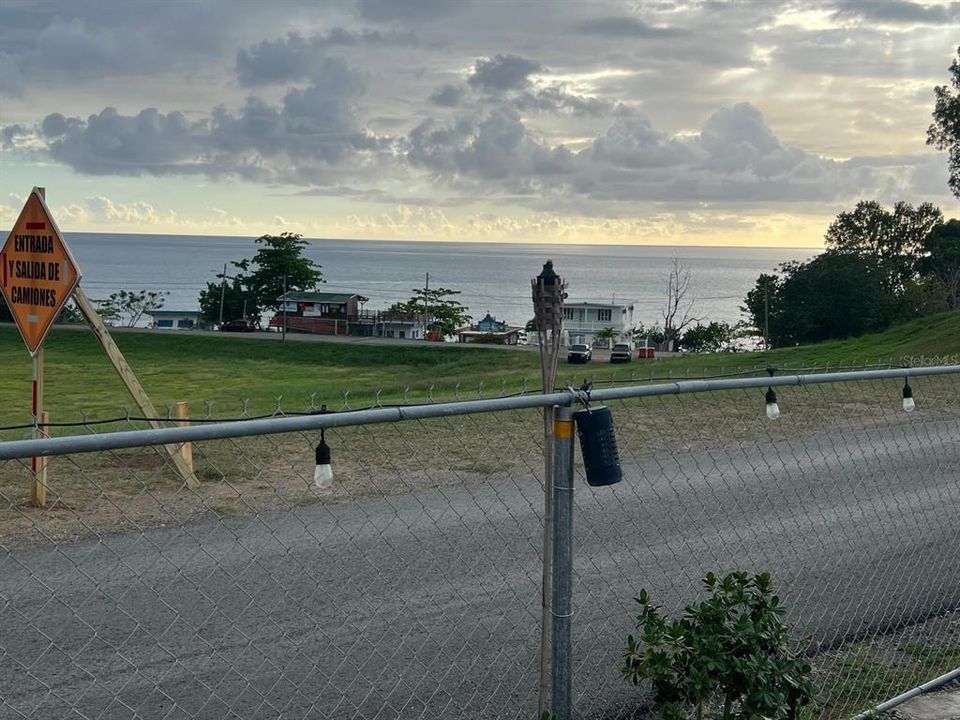 На продажу: $1,155,000 (0.47 acres)
