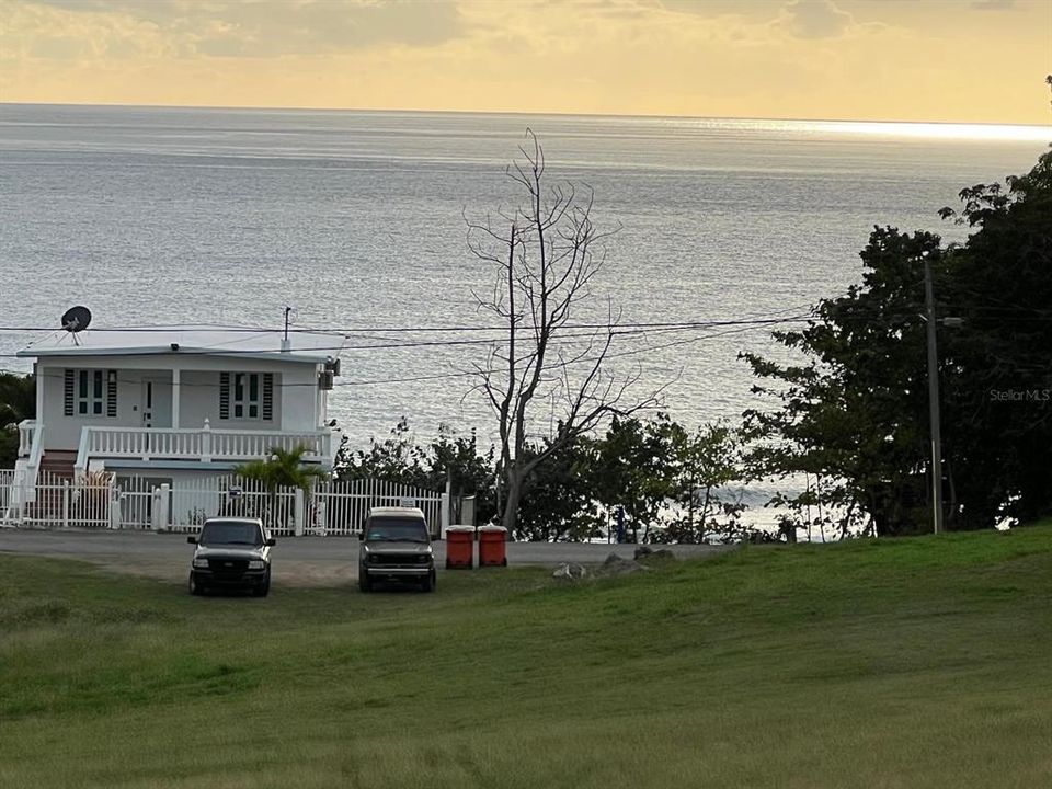 На продажу: $1,155,000 (0.47 acres)