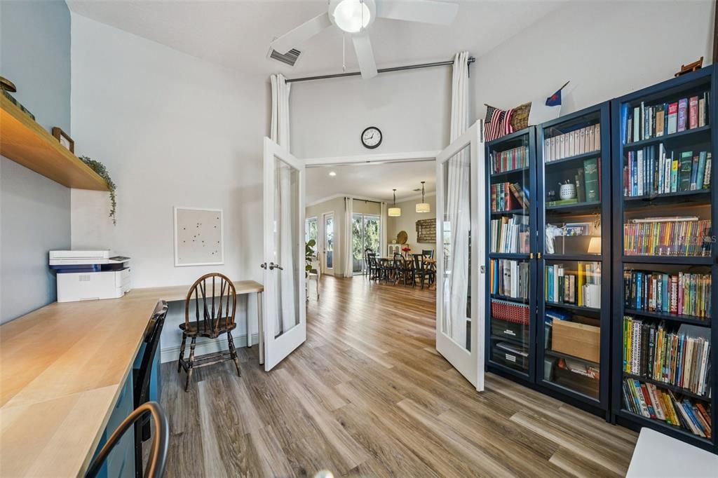 En Venta: $995,000 (5 camas, 3 baños, 3751 Pies cuadrados)