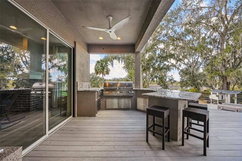 En Venta: $995,000 (5 camas, 3 baños, 3751 Pies cuadrados)