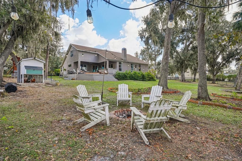 En Venta: $995,000 (5 camas, 3 baños, 3751 Pies cuadrados)