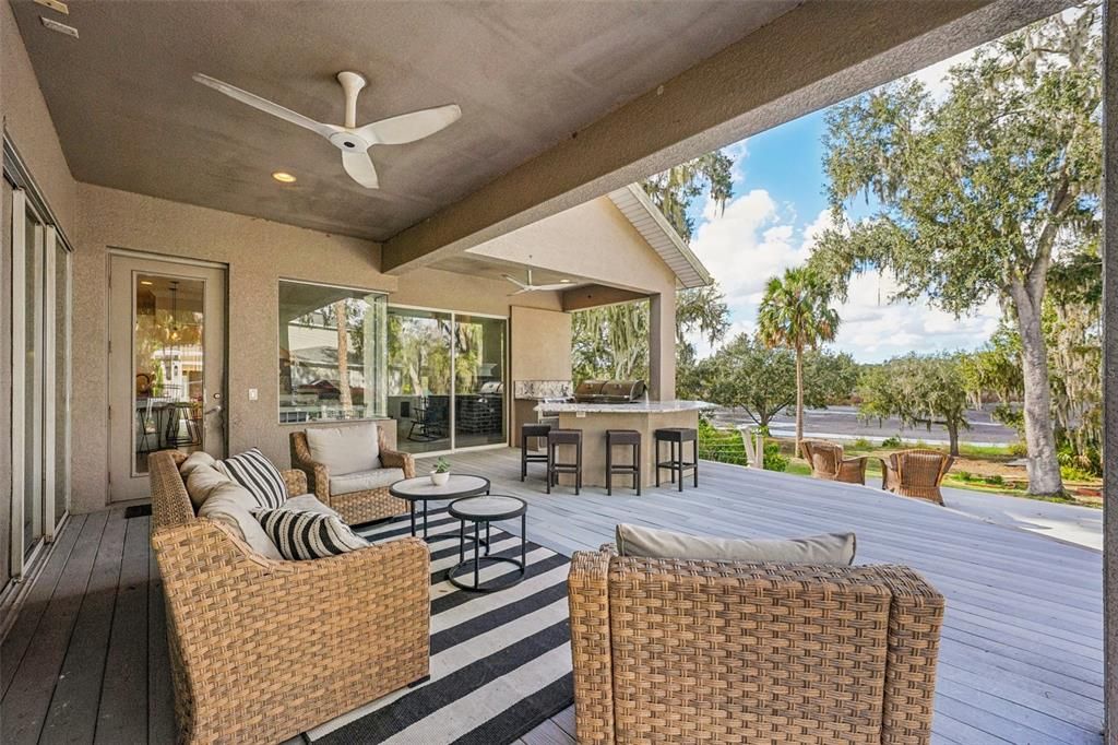 En Venta: $995,000 (5 camas, 3 baños, 3751 Pies cuadrados)