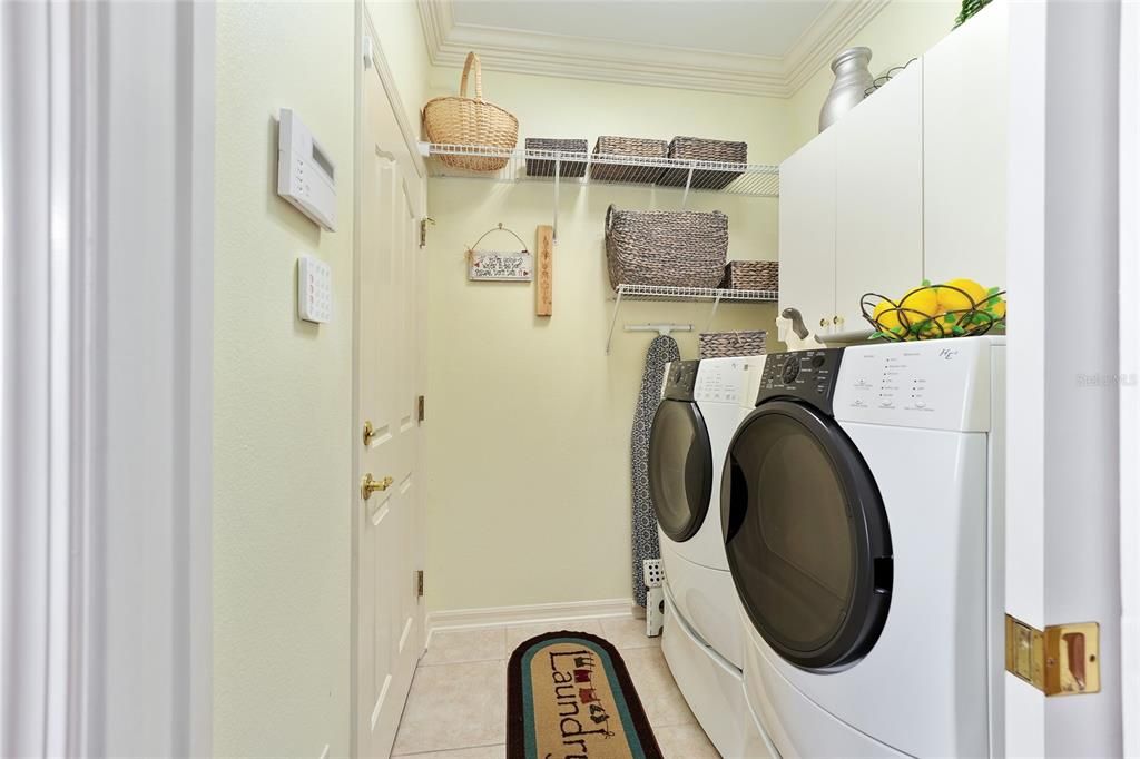 Active With Contract: $860,000 (3 beds, 2 baths, 2543 Square Feet)