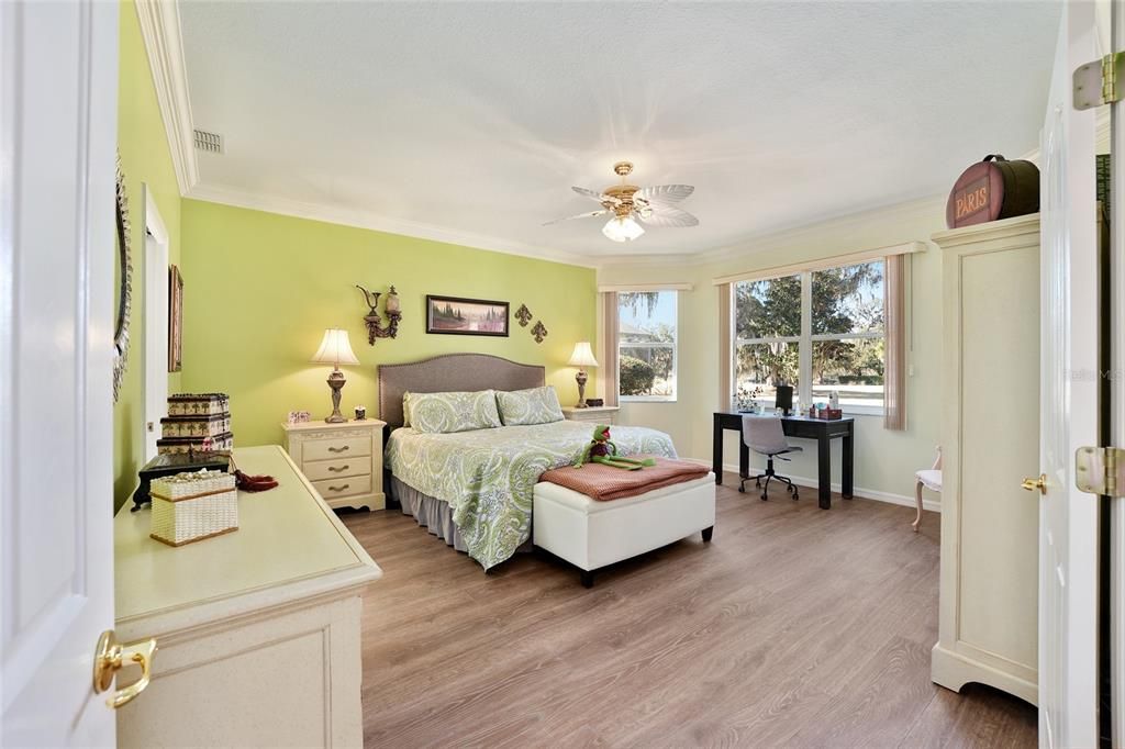 Active With Contract: $860,000 (3 beds, 2 baths, 2543 Square Feet)