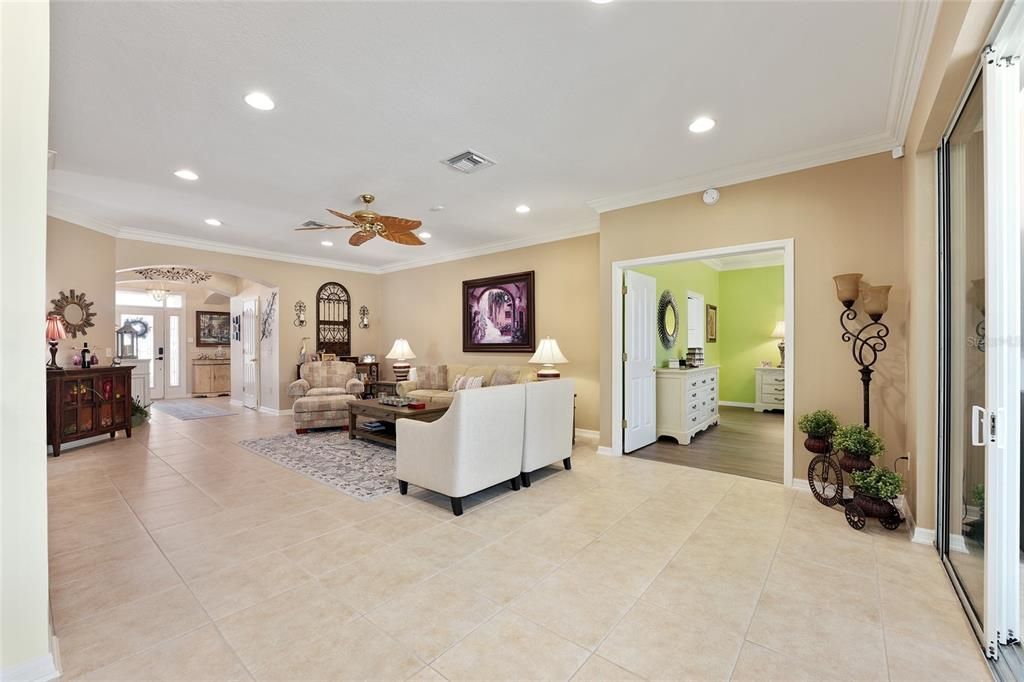 Active With Contract: $860,000 (3 beds, 2 baths, 2543 Square Feet)