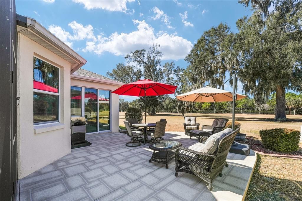 Active With Contract: $860,000 (3 beds, 2 baths, 2543 Square Feet)