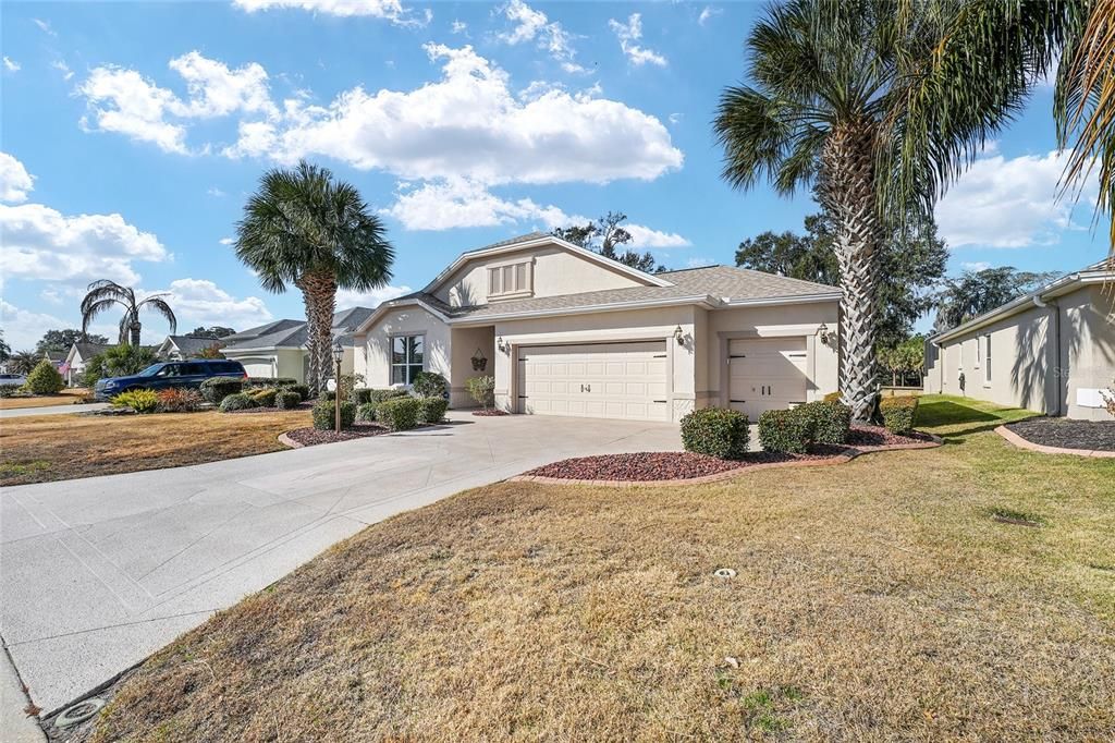 Active With Contract: $860,000 (3 beds, 2 baths, 2543 Square Feet)