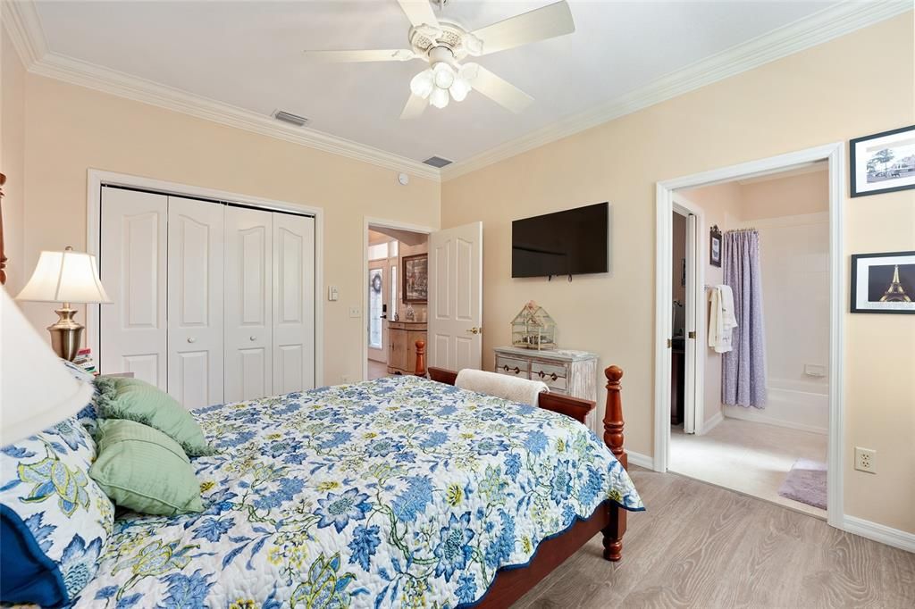 Active With Contract: $860,000 (3 beds, 2 baths, 2543 Square Feet)