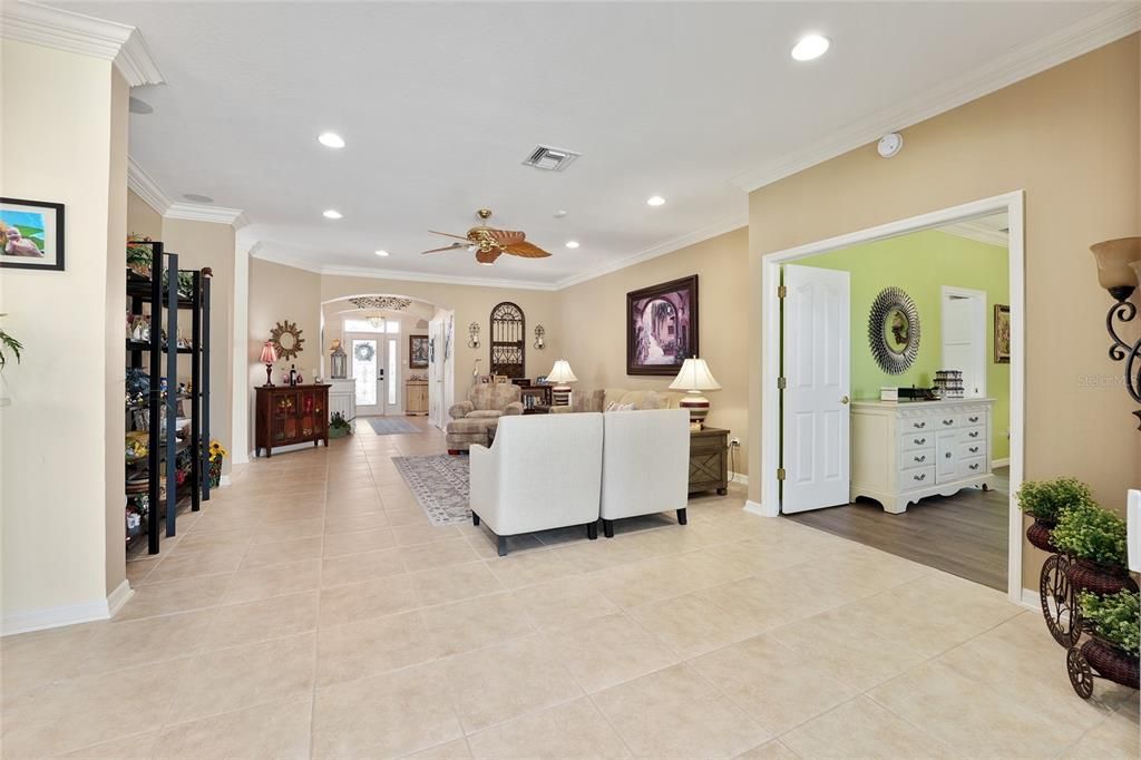 Active With Contract: $860,000 (3 beds, 2 baths, 2543 Square Feet)