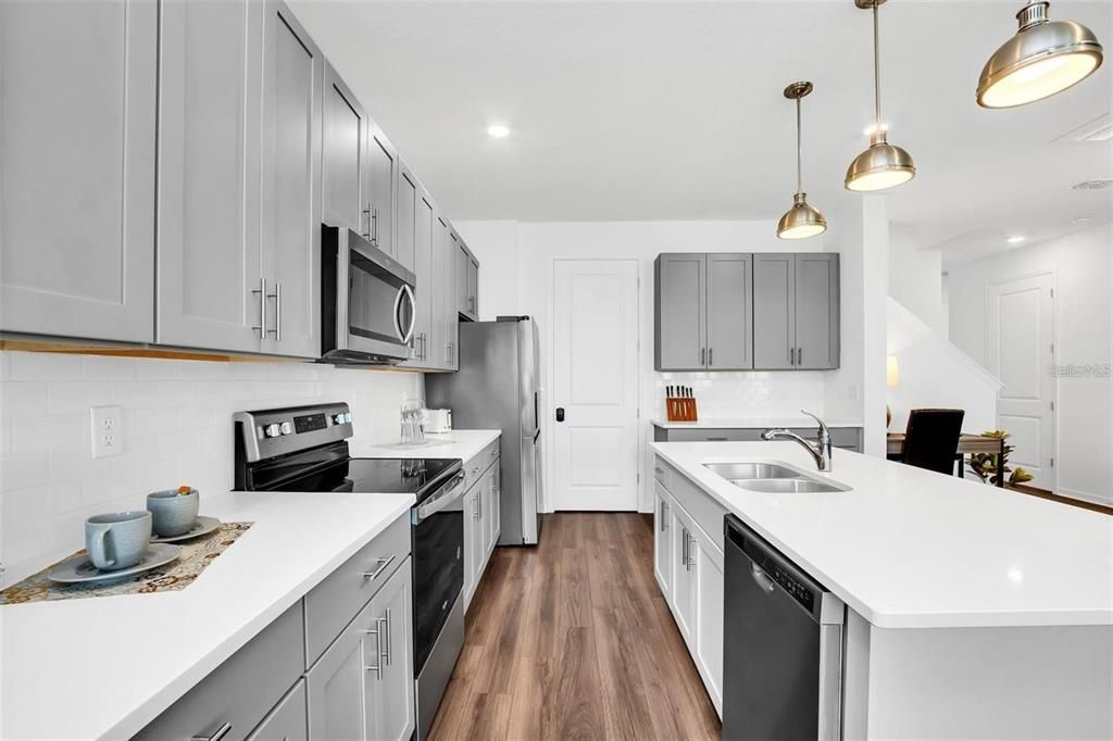 En Venta: $375,000 (3 camas, 2 baños, 2174 Pies cuadrados)