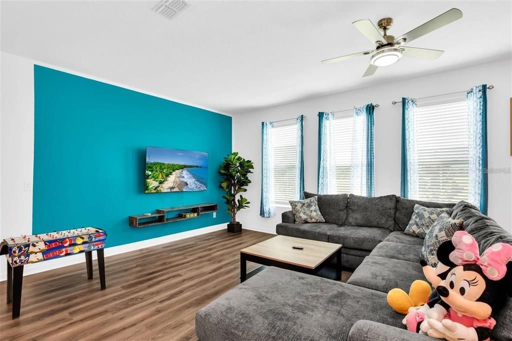 En Venta: $375,000 (3 camas, 2 baños, 2174 Pies cuadrados)