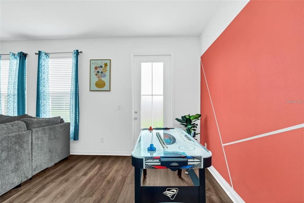 En Venta: $375,000 (3 camas, 2 baños, 2174 Pies cuadrados)