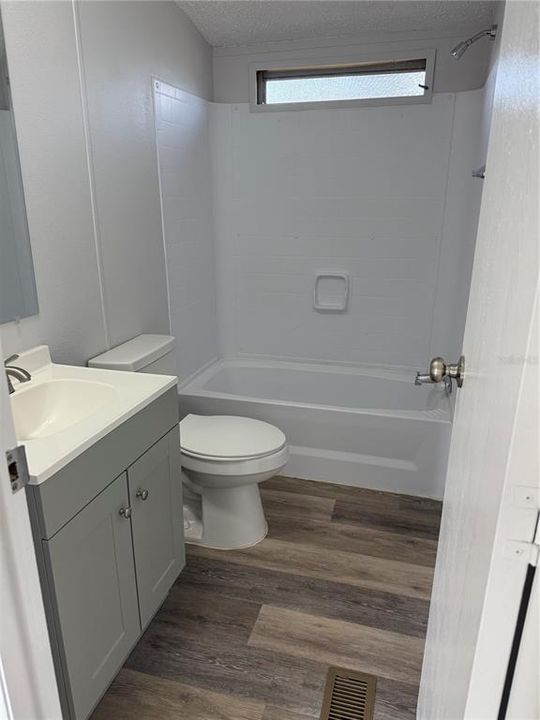 For Sale: $219,950 (3 beds, 2 baths, 960 Square Feet)