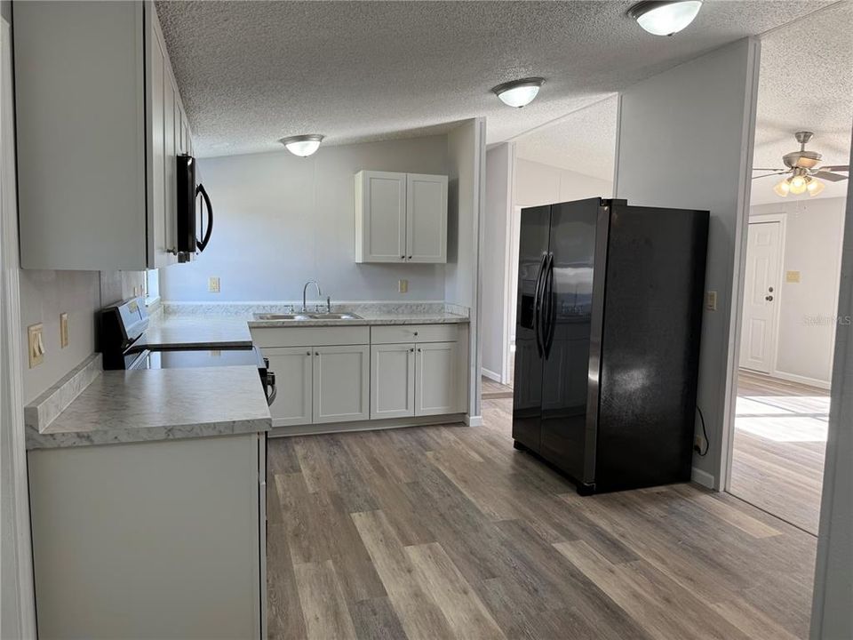For Sale: $219,950 (3 beds, 2 baths, 960 Square Feet)