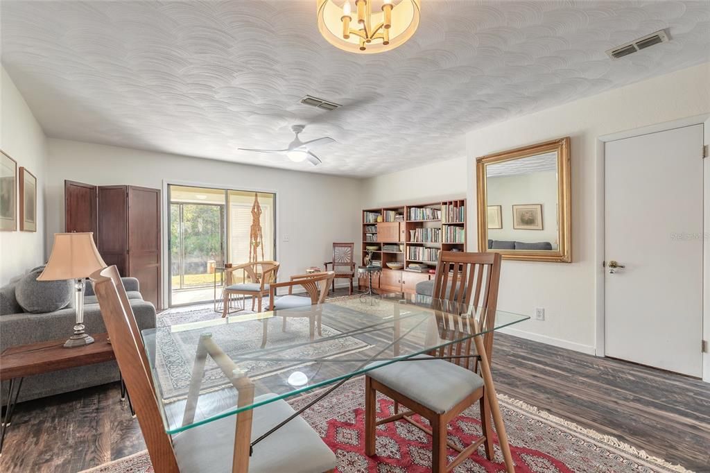 На продажу: $199,900 (2 спален, 2 ванн, 1262 Квадратных фут)