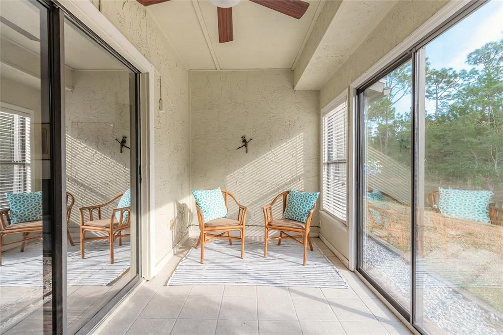 На продажу: $199,900 (2 спален, 2 ванн, 1262 Квадратных фут)