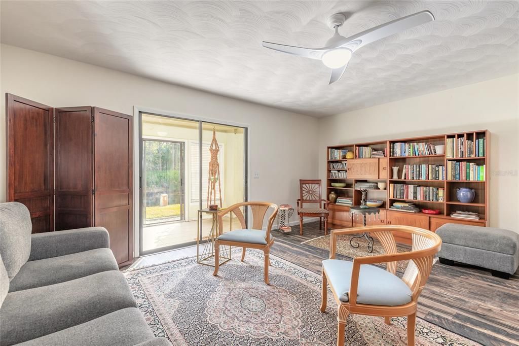 На продажу: $199,900 (2 спален, 2 ванн, 1262 Квадратных фут)