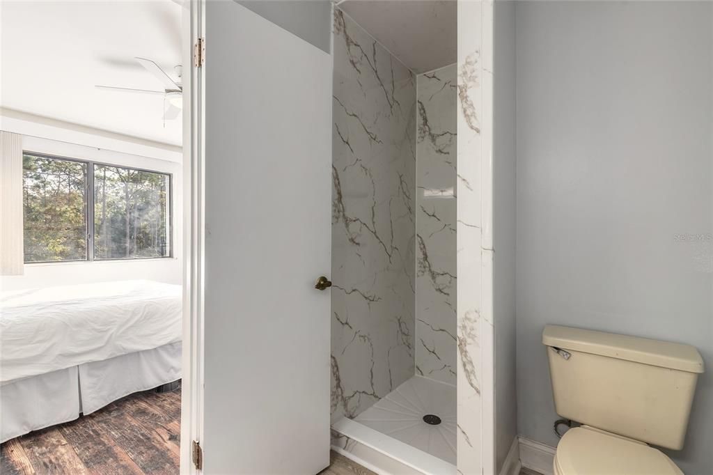 На продажу: $199,900 (2 спален, 2 ванн, 1262 Квадратных фут)