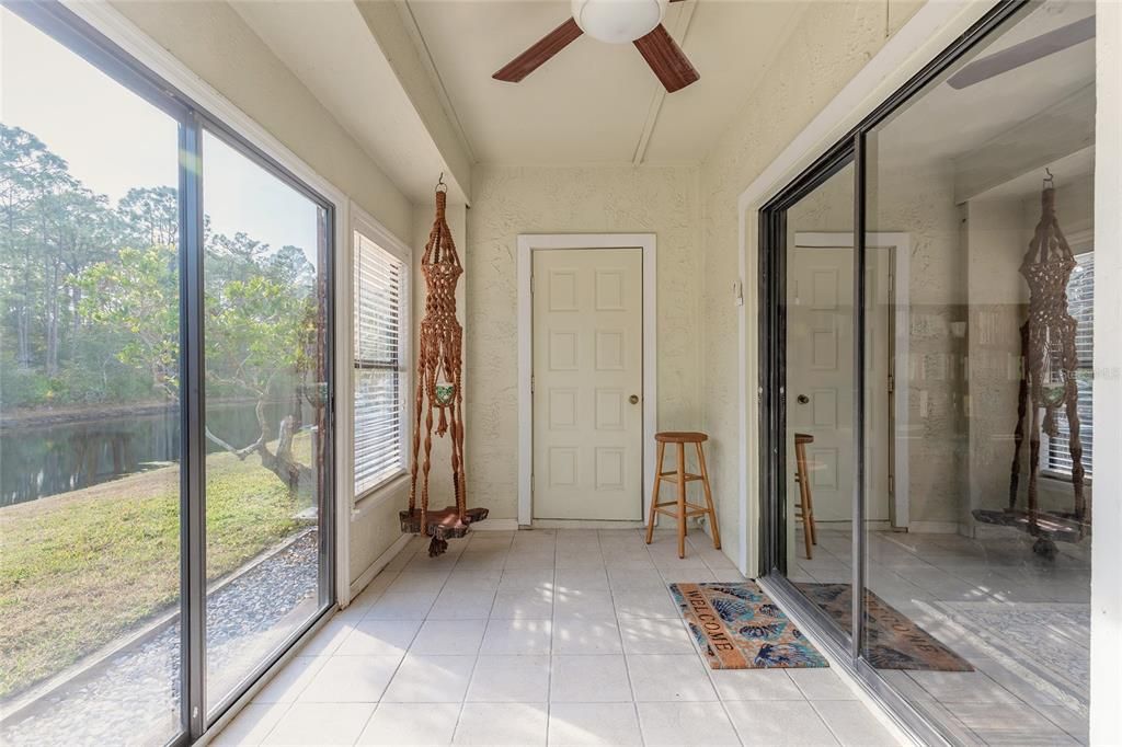 На продажу: $199,900 (2 спален, 2 ванн, 1262 Квадратных фут)