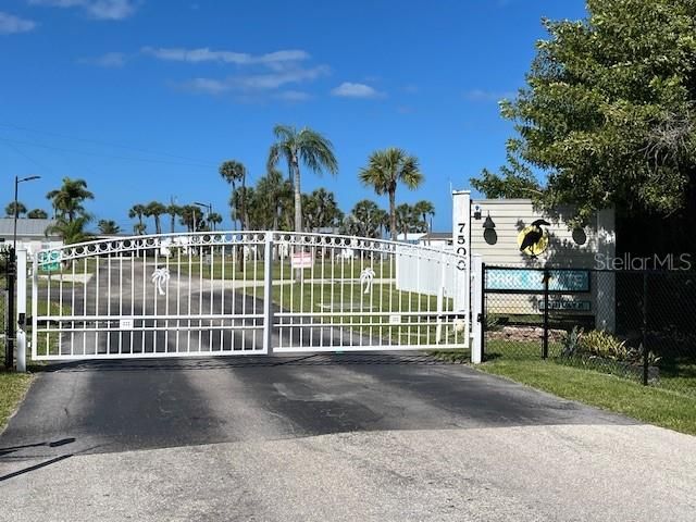 Active With Contract: $110,000 (0.06 acres)