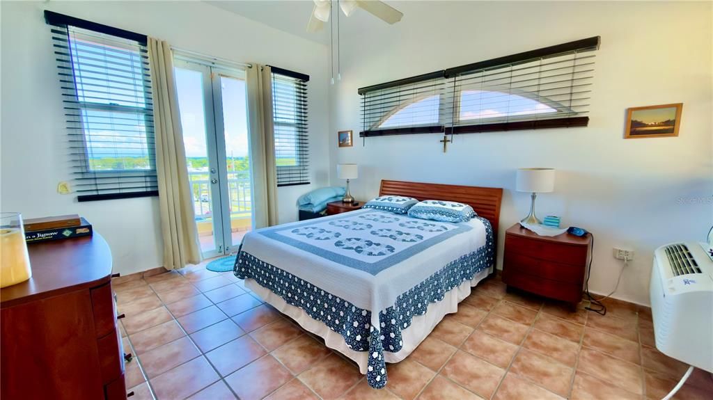 En Venta: $275,000 (3 camas, 2 baños, 1425 Pies cuadrados)