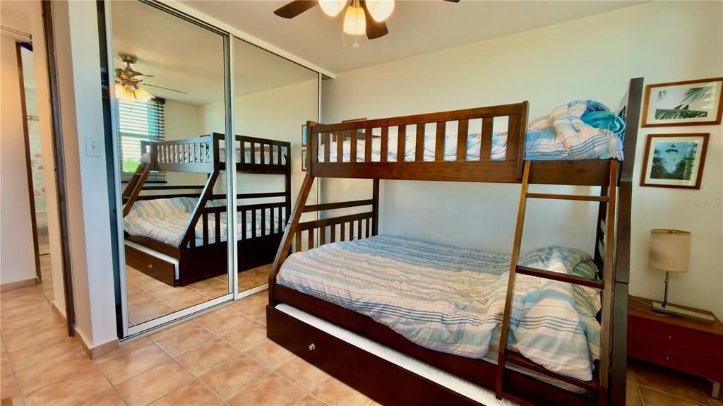 En Venta: $275,000 (3 camas, 2 baños, 1425 Pies cuadrados)