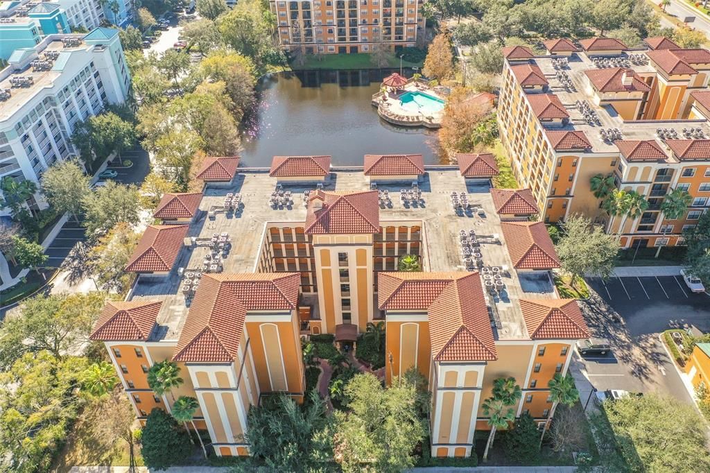 Под контрактом: $135,000 (2 спален, 2 ванн, 957 Квадратных фут)