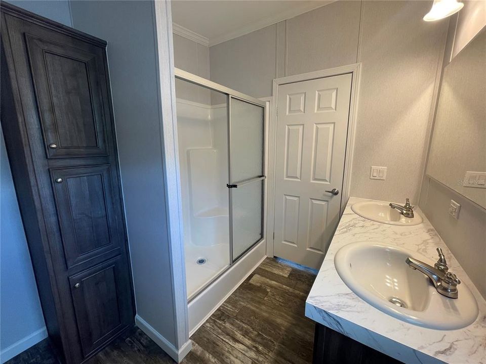 Active With Contract: $237,500 (4 beds, 2 baths, 1404 Square Feet)