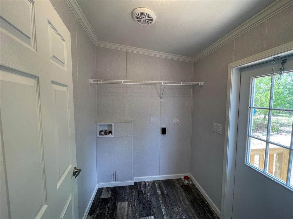 Active With Contract: $237,500 (4 beds, 2 baths, 1404 Square Feet)