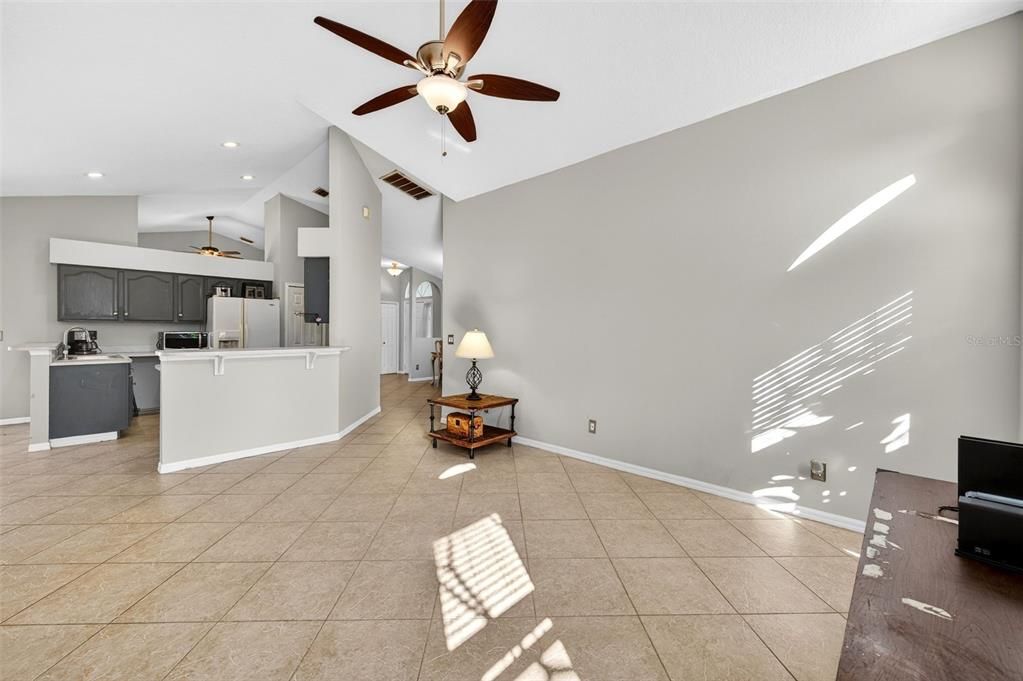 En Venta: $474,900 (4 camas, 2 baños, 1904 Pies cuadrados)