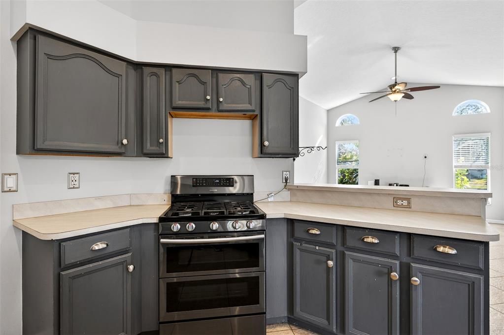 En Venta: $474,900 (4 camas, 2 baños, 1904 Pies cuadrados)