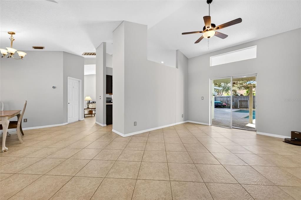 En Venta: $474,900 (4 camas, 2 baños, 1904 Pies cuadrados)
