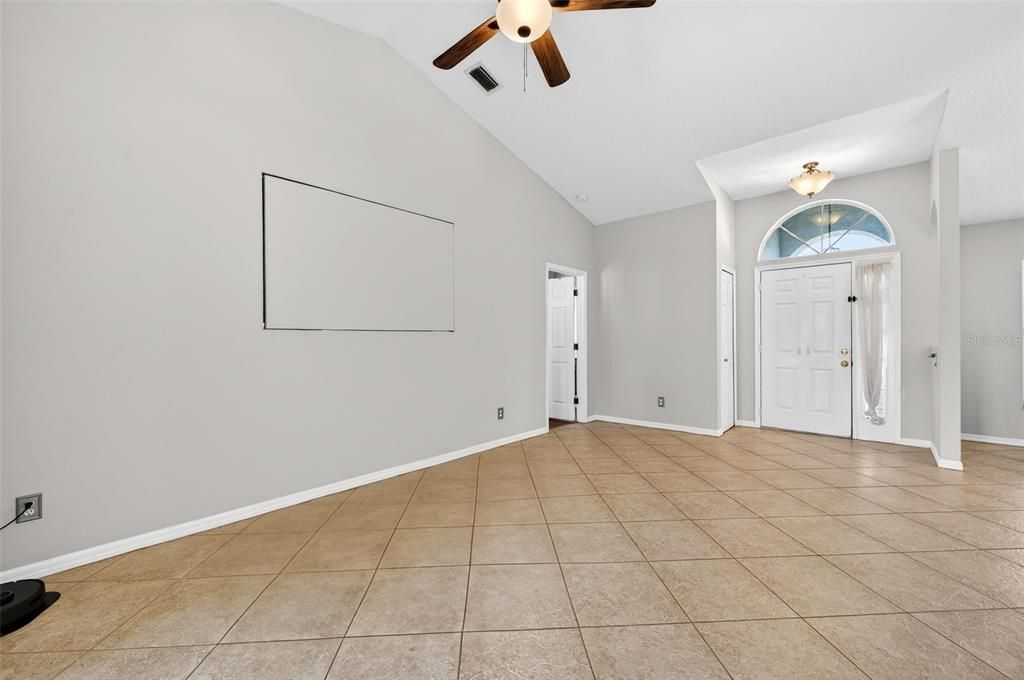 En Venta: $474,900 (4 camas, 2 baños, 1904 Pies cuadrados)