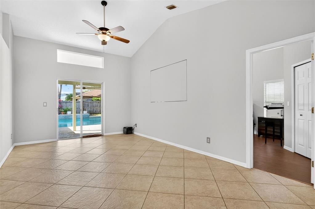 En Venta: $474,900 (4 camas, 2 baños, 1904 Pies cuadrados)