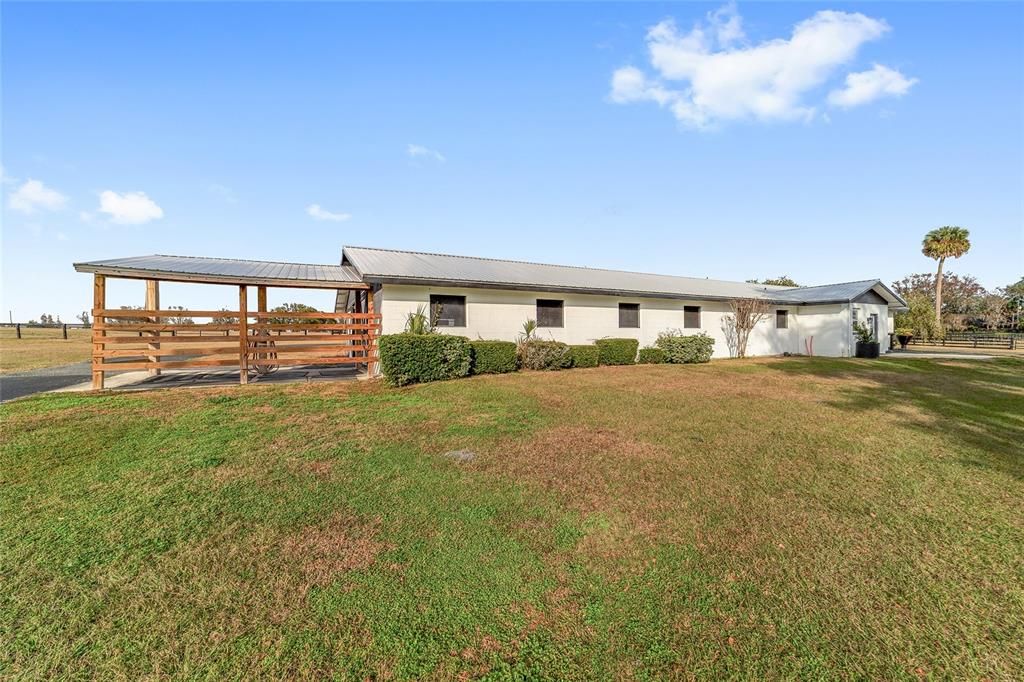 For Sale: $3,900,000 (3 beds, 2 baths, 1127 Square Feet)