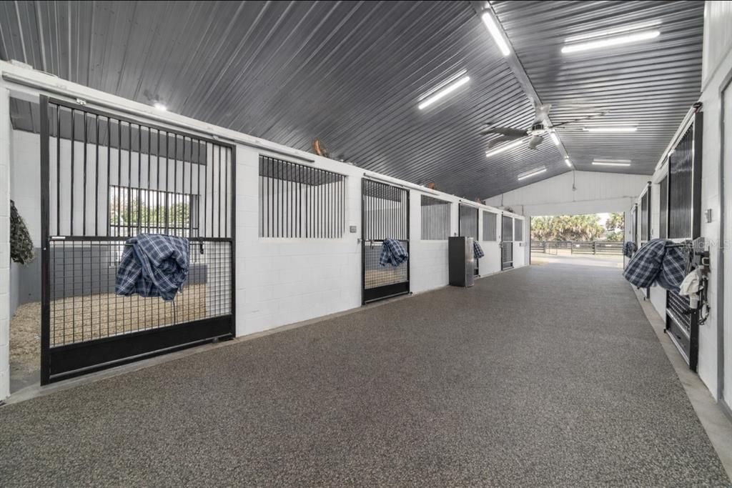 For Sale: $3,900,000 (3 beds, 2 baths, 1127 Square Feet)