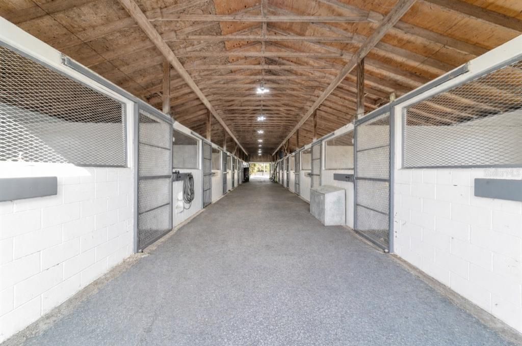 For Sale: $3,900,000 (3 beds, 2 baths, 1127 Square Feet)