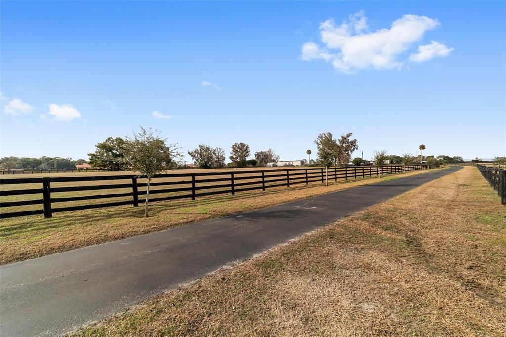 For Sale: $3,900,000 (3 beds, 2 baths, 1127 Square Feet)