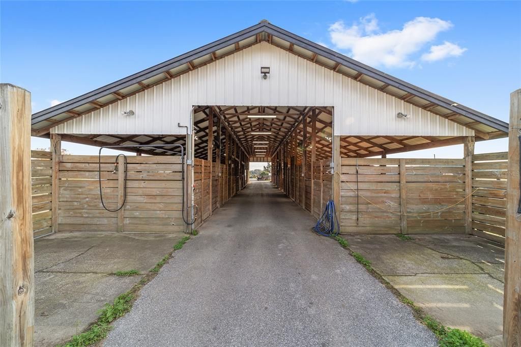 For Sale: $3,900,000 (3 beds, 2 baths, 1127 Square Feet)