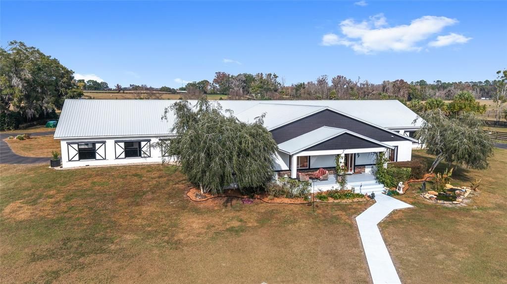 For Sale: $3,900,000 (3 beds, 2 baths, 1127 Square Feet)